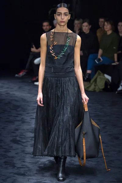 Look 5